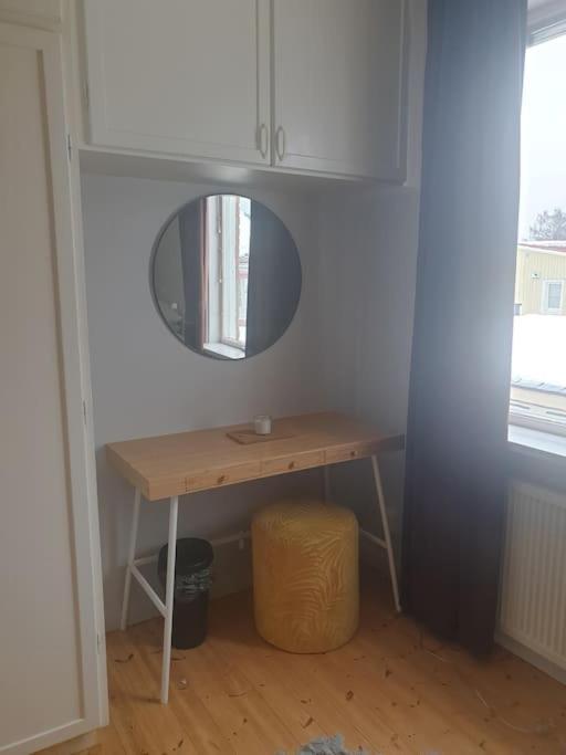Centrala Stan- 2-Rums Gaestsvit, Perfekt Foer Kollegor Som Oenskar Separata Rum Umeå Exteriör bild