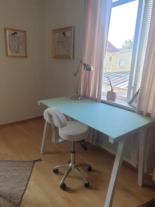 Centrala Stan- 2-Rums Gaestsvit, Perfekt Foer Kollegor Som Oenskar Separata Rum Umeå Exteriör bild