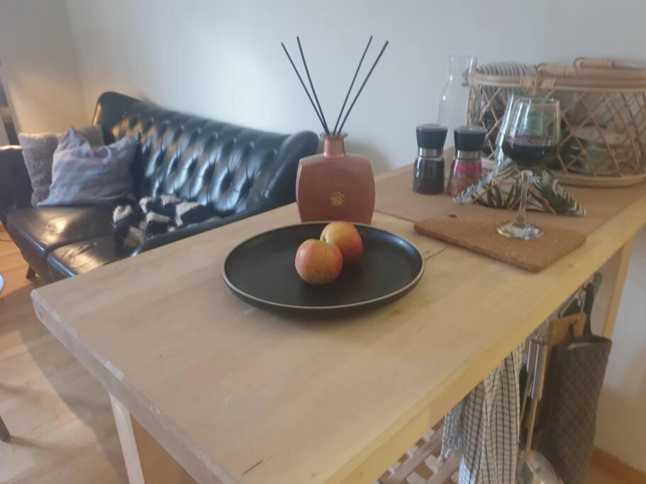 Centrala Stan- 2-Rums Gaestsvit, Perfekt Foer Kollegor Som Oenskar Separata Rum Umeå Exteriör bild