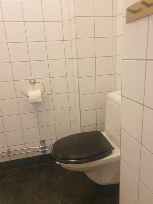 Centrala Stan- 2-Rums Gaestsvit, Perfekt Foer Kollegor Som Oenskar Separata Rum Umeå Exteriör bild